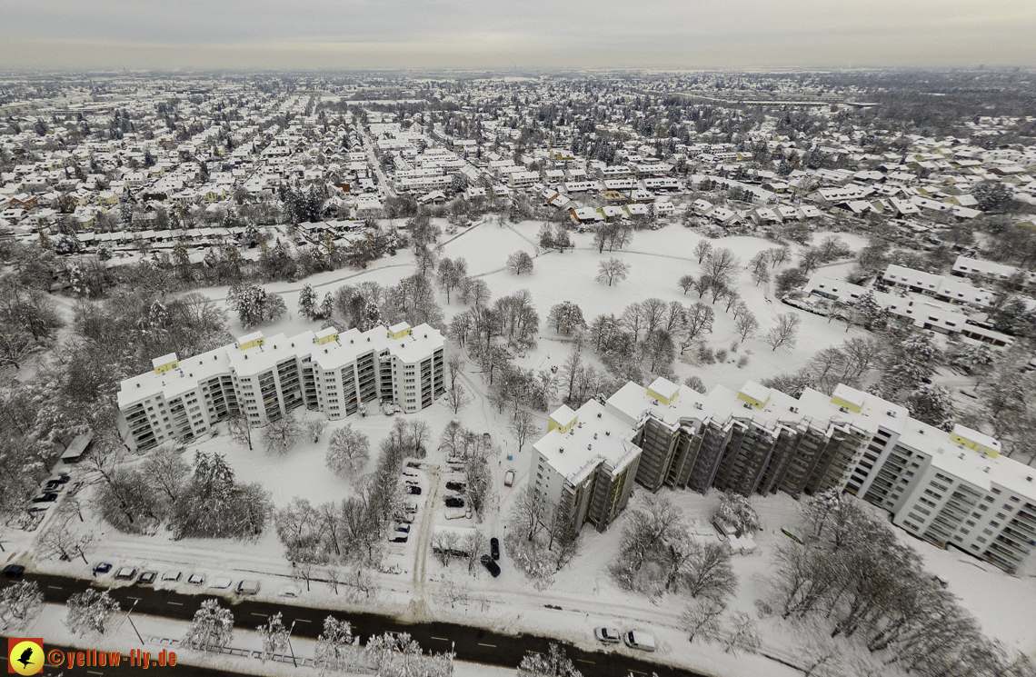 04.12.2021 - Karl-Marx-Ring und Marx-Zentrum in Neuperlach